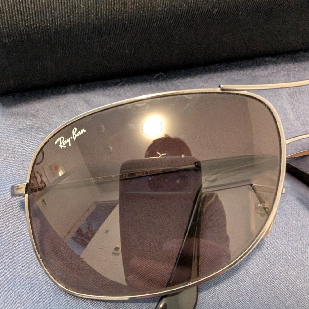 Ray-Ban Aviators - Picture 3 of 5